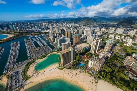 Hilton Hawaiian Village Waikiki Beach Resort ̶3̶6̶6̶ 204 Updated