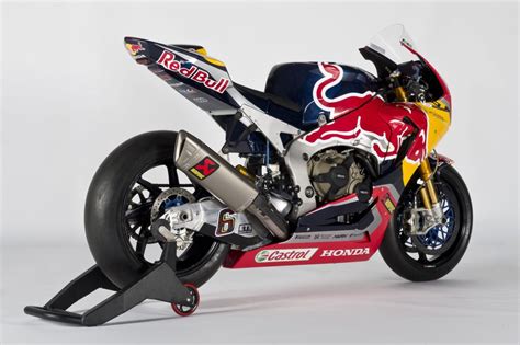 The special bike is born from the passion for the bicycle of diciolla francesco, born in 1960 in cerignola (fg) from father farmer and mother seamstress, smaller than five children begins to ride a bike at 12 years passing from debutant for two years to student for another two years and then an amateur. Red Bull Honda World Superbike CBR1000RR SP2 Unveiled ...