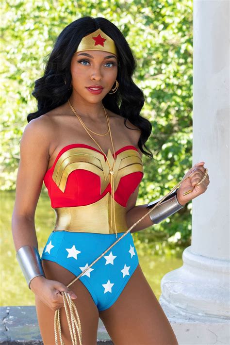 Wonder Woman Cosplay Wonder Woman Cosplay Wonder Woman Wonder Woman Costume
