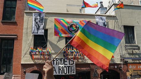 new york s queer liberation march was a reminder of why we need to abolish the police teen vogue