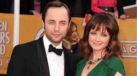 Alexis Bledel Age Net Worth Height Affair Career And More