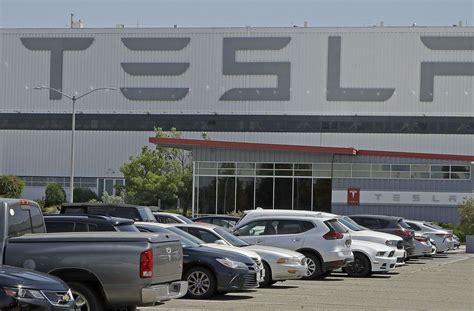Tesla Us Elektroautobauer Trotzt Corona Mehr Auslieferungen Als