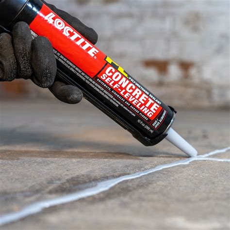 Loctite Pl 10 Oz Gray Paintable Polyurethane Self Leveling Caulk In The