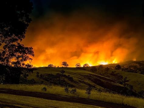 Interactive map of adelaide area. Adelaide Hills bushfire reader photos | The Advertiser ...