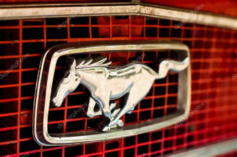 Mustang logo png mustang is a brand of an american iconic car, which is manufactured by ford group. Ancien logo Ferrari — Photo éditoriale © 85cornelia #8829846