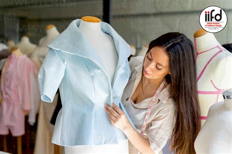 What It Takes To Be A Fashion Designer Best Fashion Design College In
