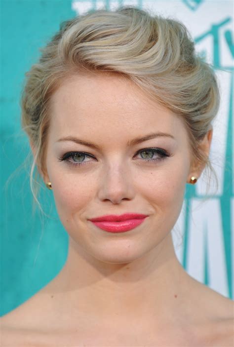 Посещала xavier college preparatory в фениксе, аризона, сша. Emma Stone Uses Baking Soda For a Face Mask | StyleCaster