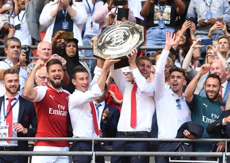 Olivier giroud was born on september 30, 1986 in chambéry, savoie, france. Arsenal unterzeichnet Cavallaro Napoli Sponsorendeal für ...