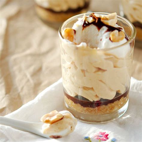 They're perfect for parties as a complement to finger foods. 24 Easy Mini Dessert Recipes - Delicious Shot Glass Desserts