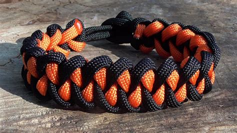 Go to project (video) 31. How To Tie A Shark Jaw Bone Paracord Bracelet Without Buckle | Пособия по браслетам, Браслеты ...