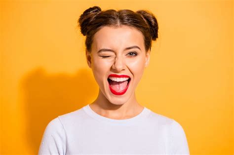 Study Finds Women Have A Flirting Face 987 Kluv