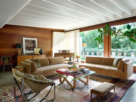 Home is really impressing the internet. Dakota Johnson's Relaxed Living Room in Her LA Home ...