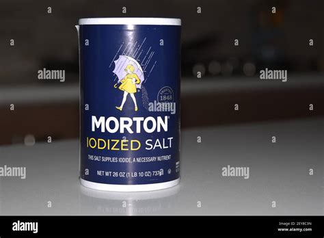 Morton Iodized Salt Hi Res Stock Photography And Images Alamy