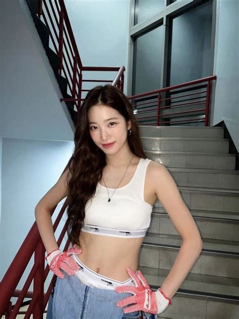 LE SSERAFIM S Kazuha Goes Viral Again For Her Flawless Abs All Because Her Members Are Just