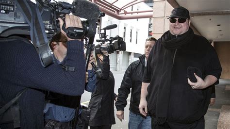 kim dotcom permitted to livestream extradition appeal on youtube — rt world news