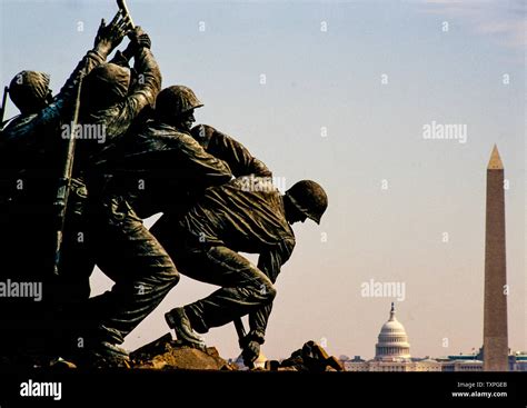 Marines flag raising iwo jima hi-res stock photography and images - Alamy