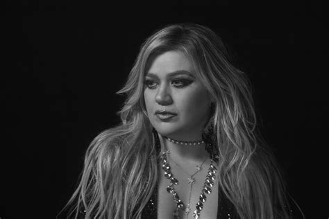 Kelly Clarkson Unleashes Angry Red Flag Collector From Chemistry