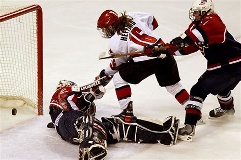 U Of T Alumna Jayna Hefford Inducted Into The Hockey Hall Of Fame