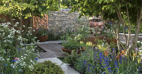 Pflanzen, die an trockenere gebiete gewöhnt sind, können in zu nasser erde schnell faulen. Minigarten gestalten - Mein schöner Garten
