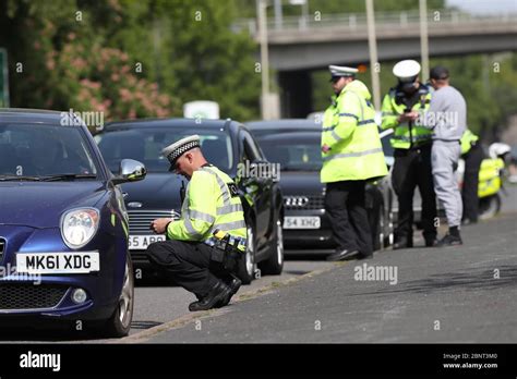 Traffic Police Stop Signal Hi Res Stock Photography And Images Alamy