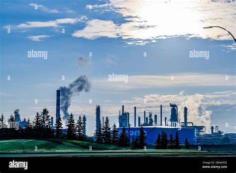 Strathcona Oil Refinery Hi Res Stock Photography And Images Alamy
