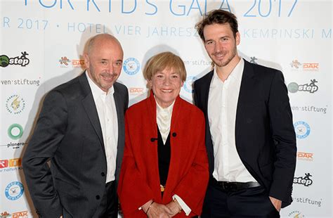 Doch jetzt könnte es doch weiter gehen. Ski-As Felix Neureuther lud zur Charity Gala ins Kempinski