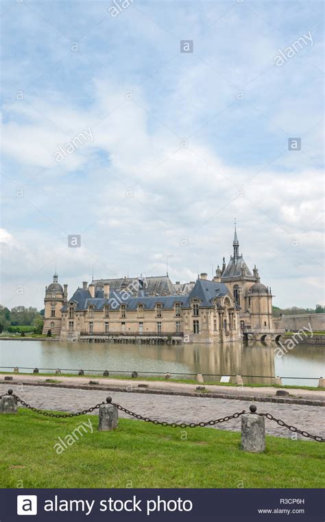 Chateau De Chantilly Chantilly France Stock Photo Alamy