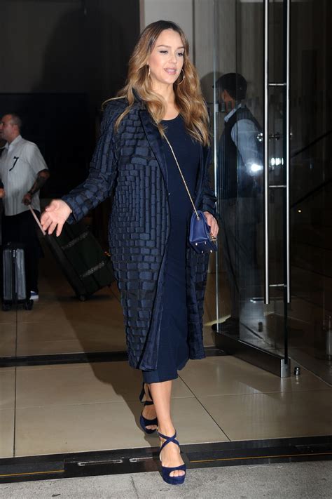 Pregnant Jessica Alba Leaves Her Hotel In New York 0926