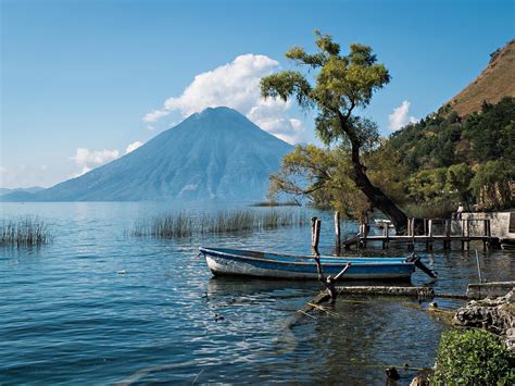 Fondo De Pantalla De Atitlán Lago De Atitlán Volcán Guatemala Barco