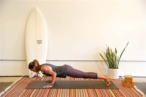 yoga for surfers 21 surfing stretches you need to know surfing tips surfing waves ocean