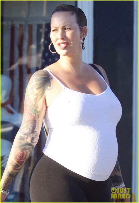Amber Rose Shows Off Major Baby Bump While Shopping Photo 4317774
