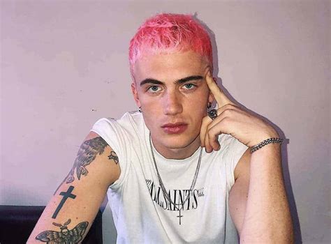 4 c's of going pink: 11 Best Pink Hair Color Ideas for Men - Cool Men's Hair