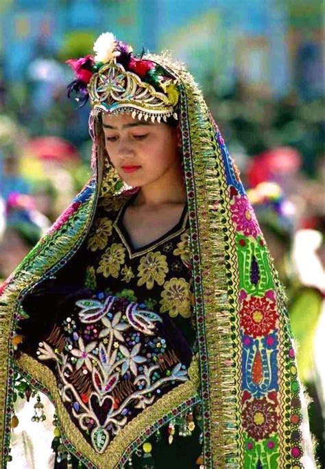 Uzbekistan Folklore Population Du Monde The Fighters Costume Ethnique Ethno Design Image