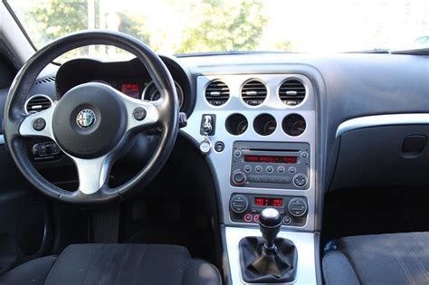 #alfaromeo159 #carreview #deyanakostadinova hi :) you are in my channel deyana kostadinova and this is the gorgeous alfa romeo 159 with leather interior. Occasionadvies: Alfa Romeo 156 vs Alfa Romeo 159
