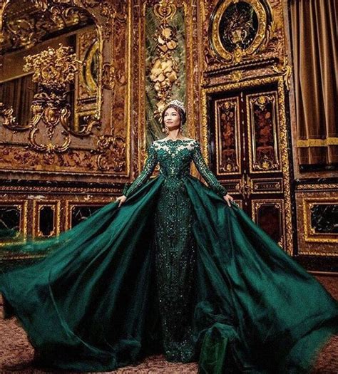 Pin By Olga Malyarova On Malyarovaolga Dresses Haute Couture Gorgeous Gowns Royal Dresses Gowns