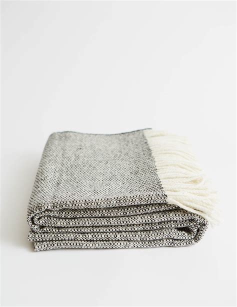 Tweed Emphasize Large Bed Throw Monochrome I Mourne Textiles