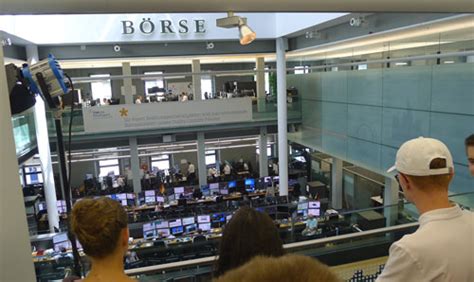 Nicht nur stuttgart, sondern auch die augsburger haben vielversprechende offensivspieler. IFX, ETF, QLP und andere Fachbegriffe treffen an der Börse ...