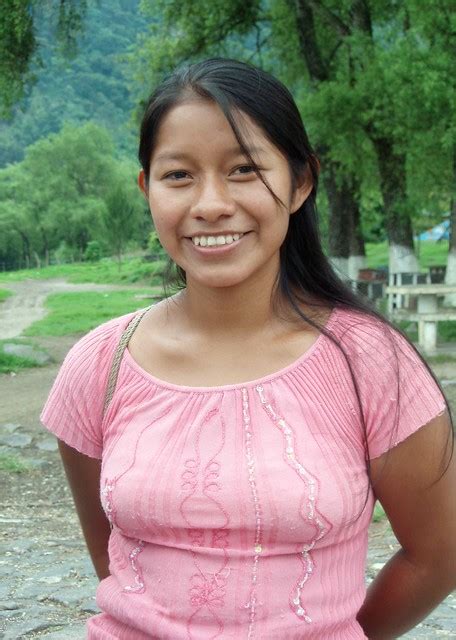 Smiling girl Mujer sonriendo San Lucas Tolimán Sololá Guatemala
