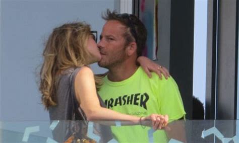 As of 2018 stephen is not married although he has dated a few women. Stephen Dorff, 40, gets an impromptu kiss from model ...