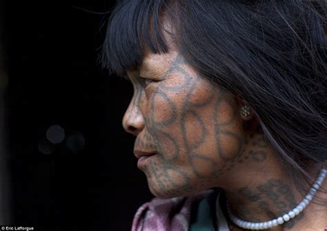 Meet The Last Tattooed Women Of Burma Daily Mail Online