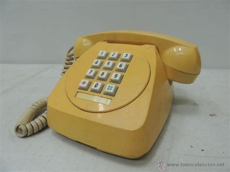 Antiguo Teléfono Amarillo Con Botones Vintage B Vendido En Subasta