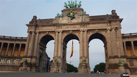 Belgiums Triumphal Arch Motorhomer
