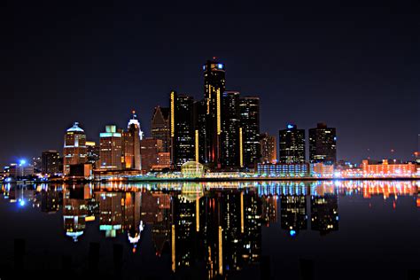 Nightlife In Detroit Best Bars Clubs And More