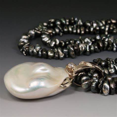 Pearl Enhancer With White Freshwater Baroque Pearl Diamond 14kw