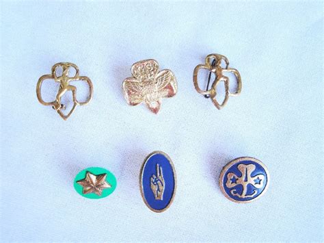 Sale Vintage Girl Scout And Brownie Pins Set Of 6