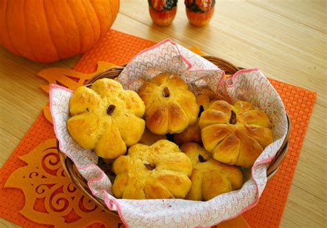 Pumpkin Buns