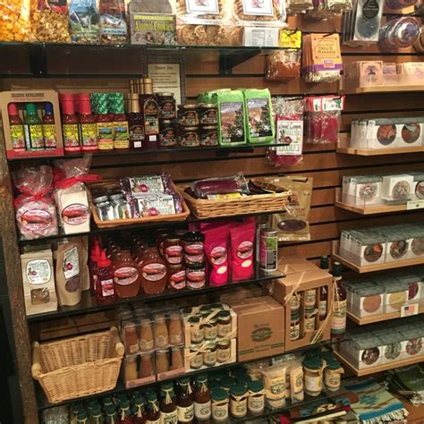 As an authorized concessionaire of the national park service, shop grand canyon is your number one source for grand canyon gifts, souvenirs, jewelry, hats, pendleton products and much more. El Tovar Gift Shop - Grand Canyon, AZ