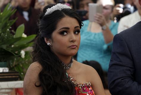 12 Million People Attend Mexican Girls 15th Birthday Party After Her