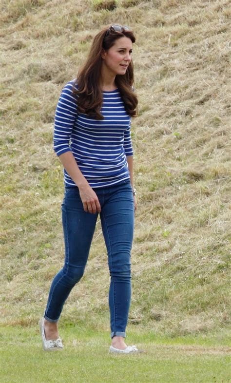 Kate Chose To Highlight The True Blue Shade Of Her Denim With A Kate