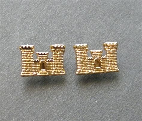 Us Army Corps Of Engineers Set Of 2 Collar Lapel Pin Badges 38 Inches